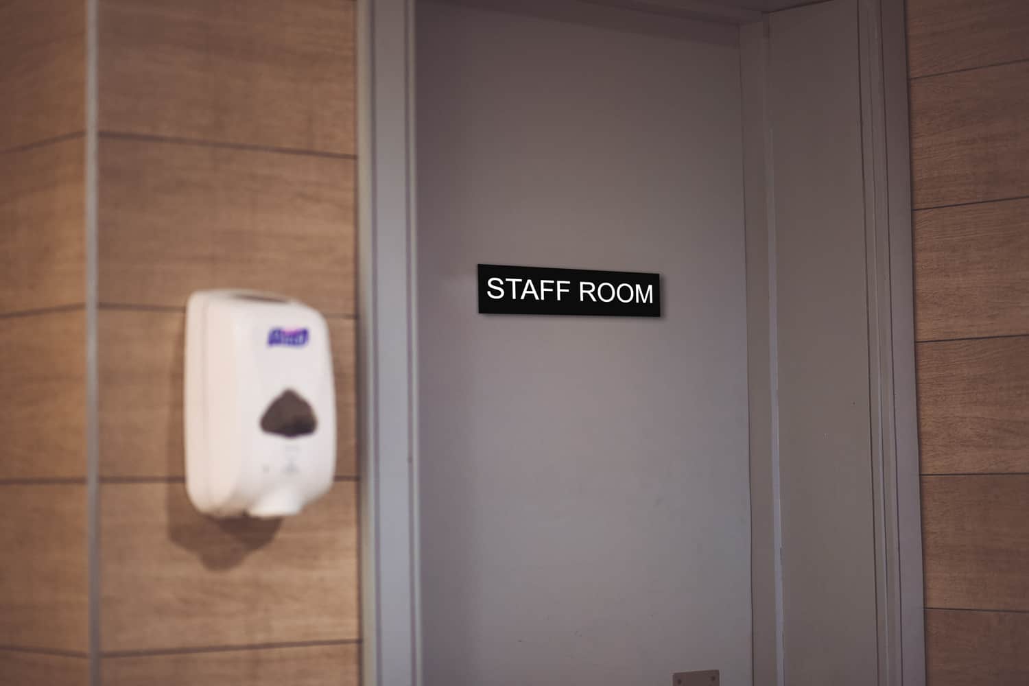 Personalised, Custom Hotel Door Signs UK Marktek